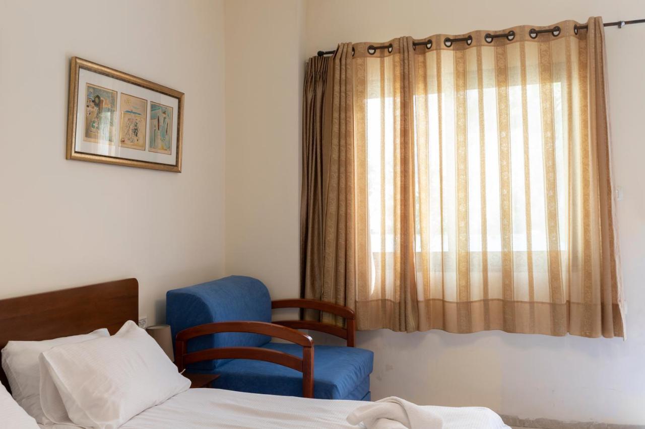 Port Inn Haifa Bagian luar foto