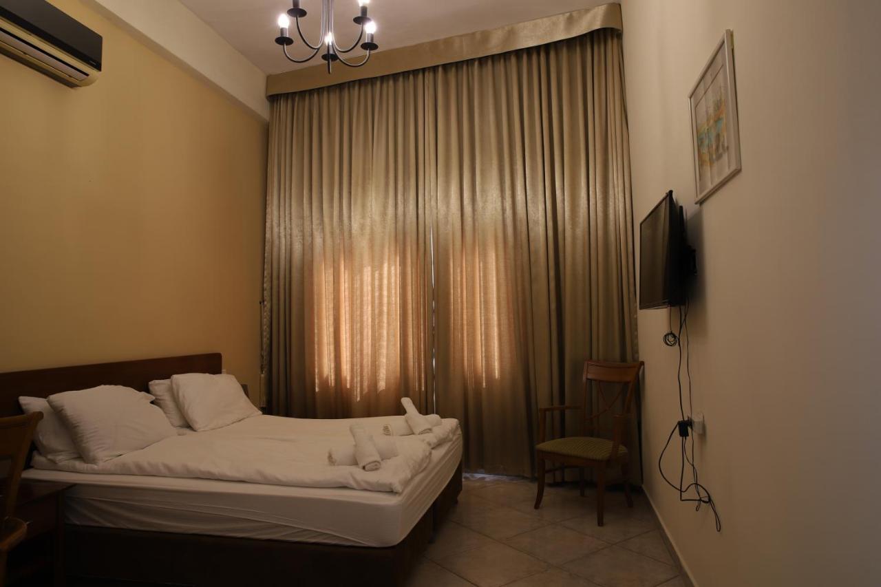Port Inn Haifa Bagian luar foto