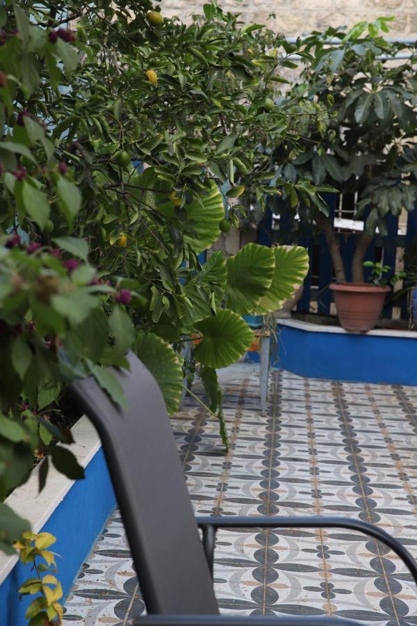 Port Inn Haifa Bagian luar foto